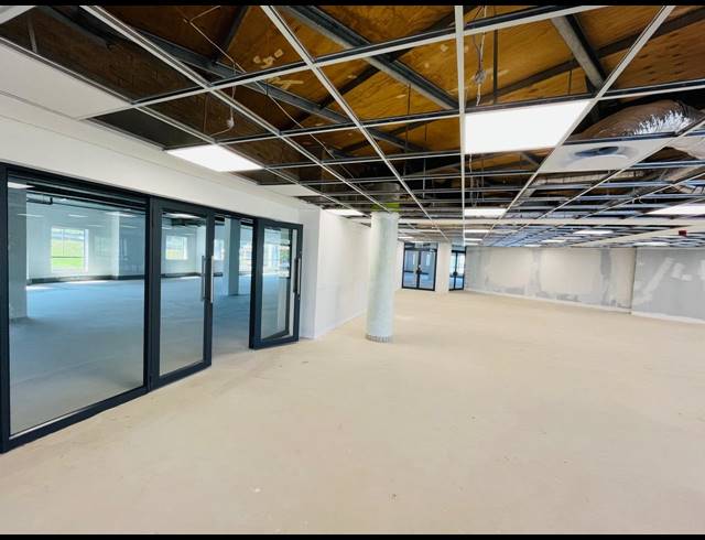 430M² OFFICE TO LET IN VORNA VALLEY